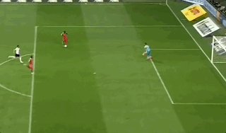 星空电竞-穆勒助攻戴帽却空门不进，锋狂拜仁防线稍显托大